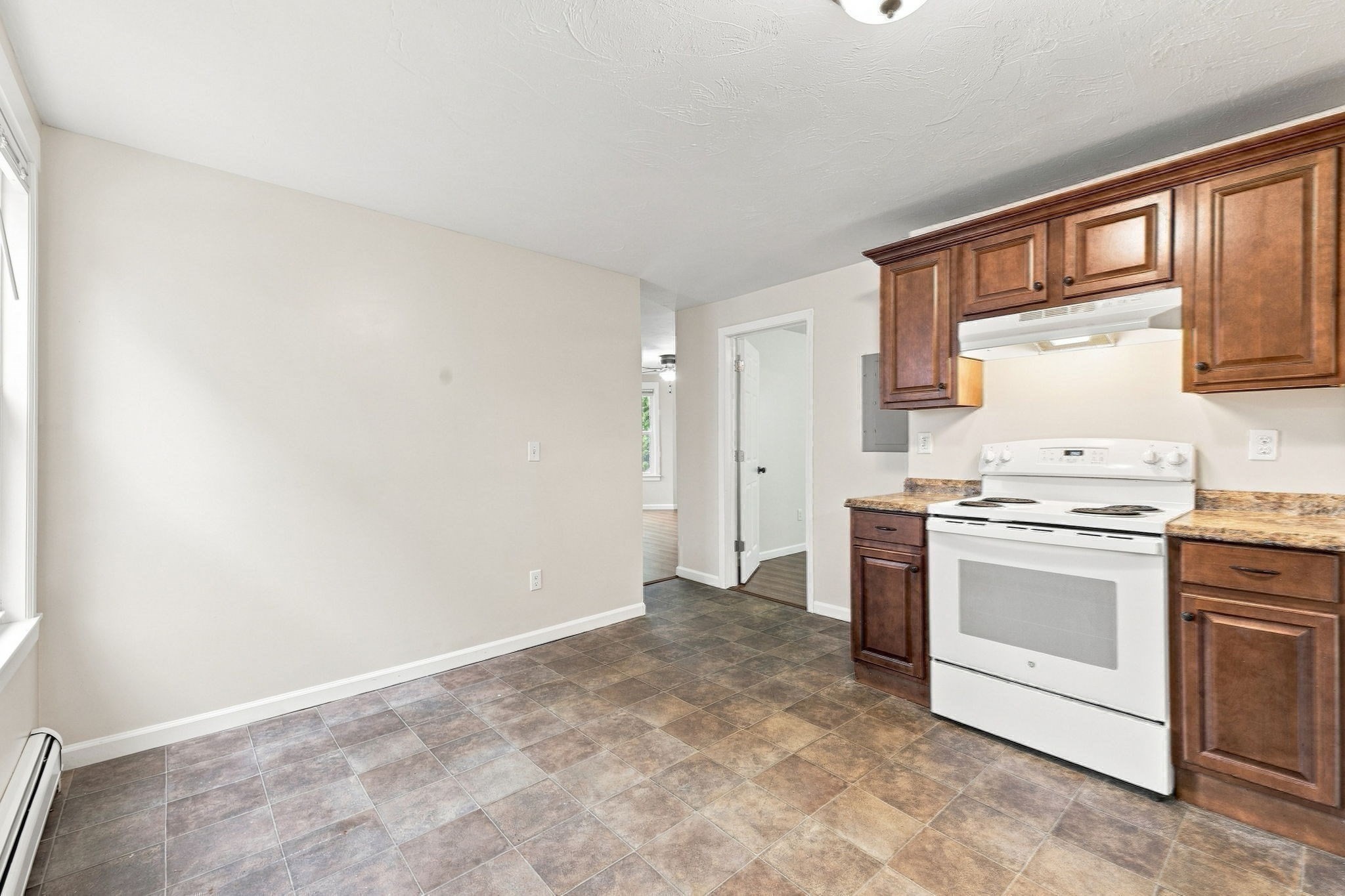 27 Regan St Property Photo 10