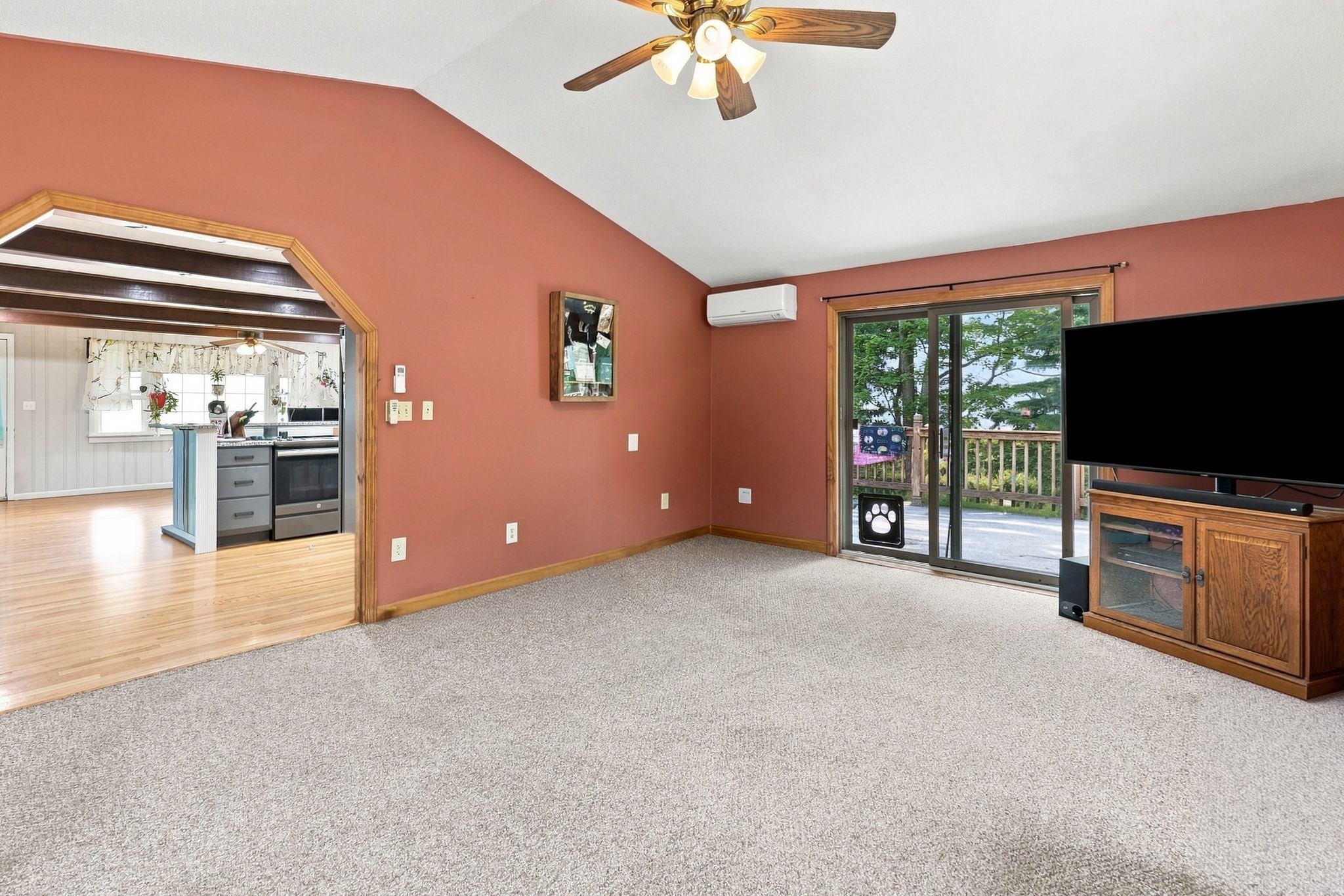 50 Taylor St Property Photo 16