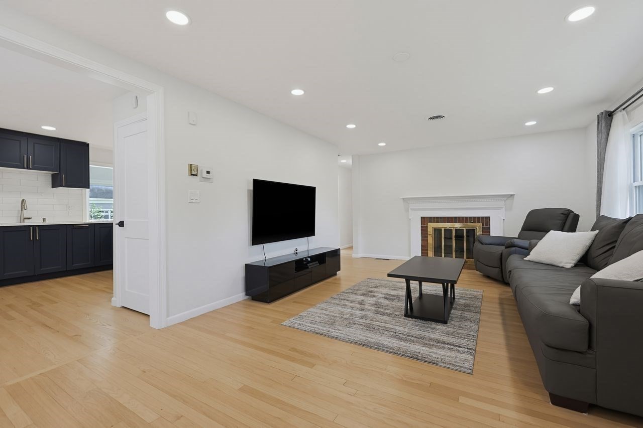 138 Tolman Street Property Photo 3