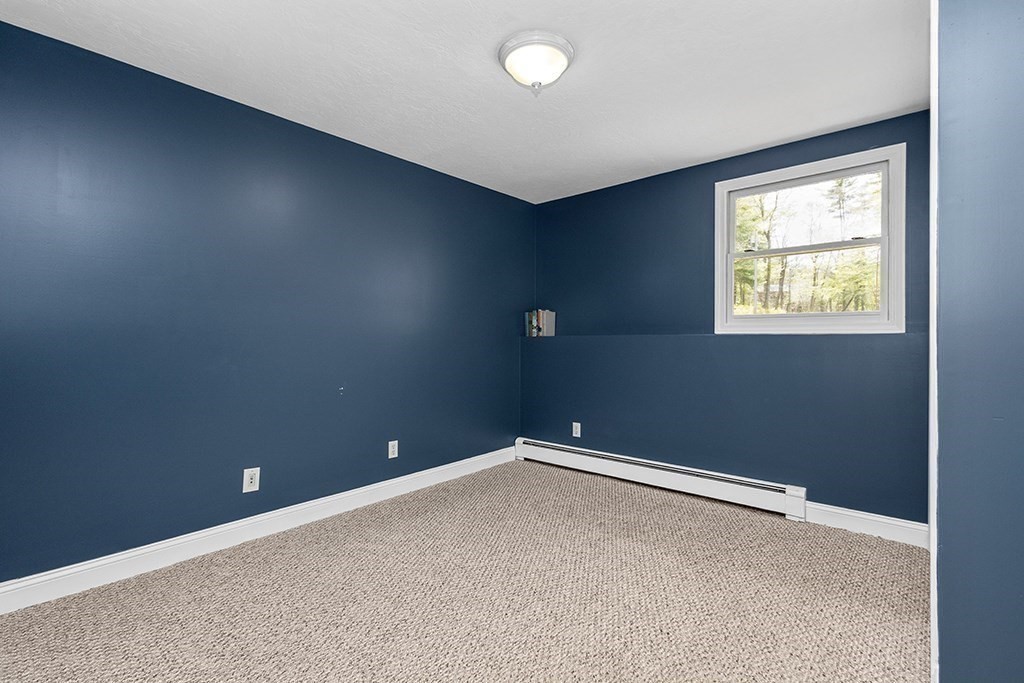 2 Howard Ln Property Photo 17