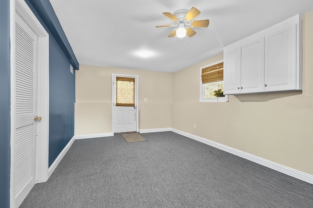 2 Howard Ln Property Photo 18