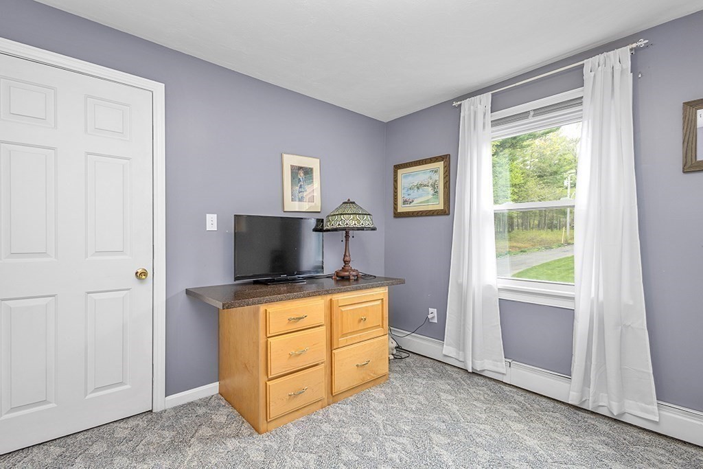 2 Howard Ln Property Photo 20