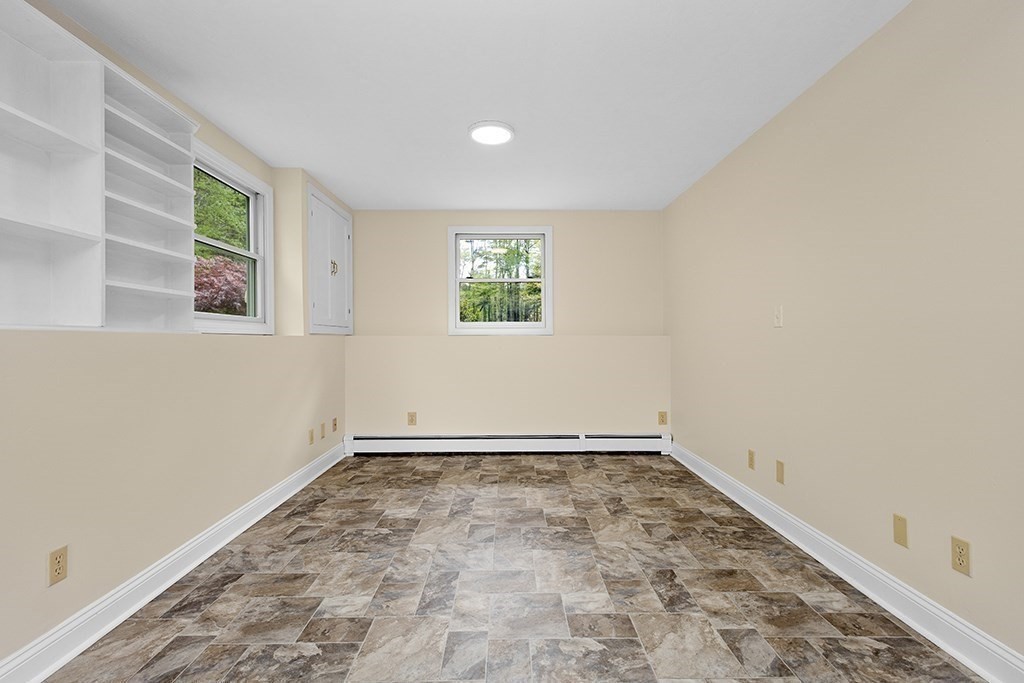 2 Howard Ln Property Photo 30