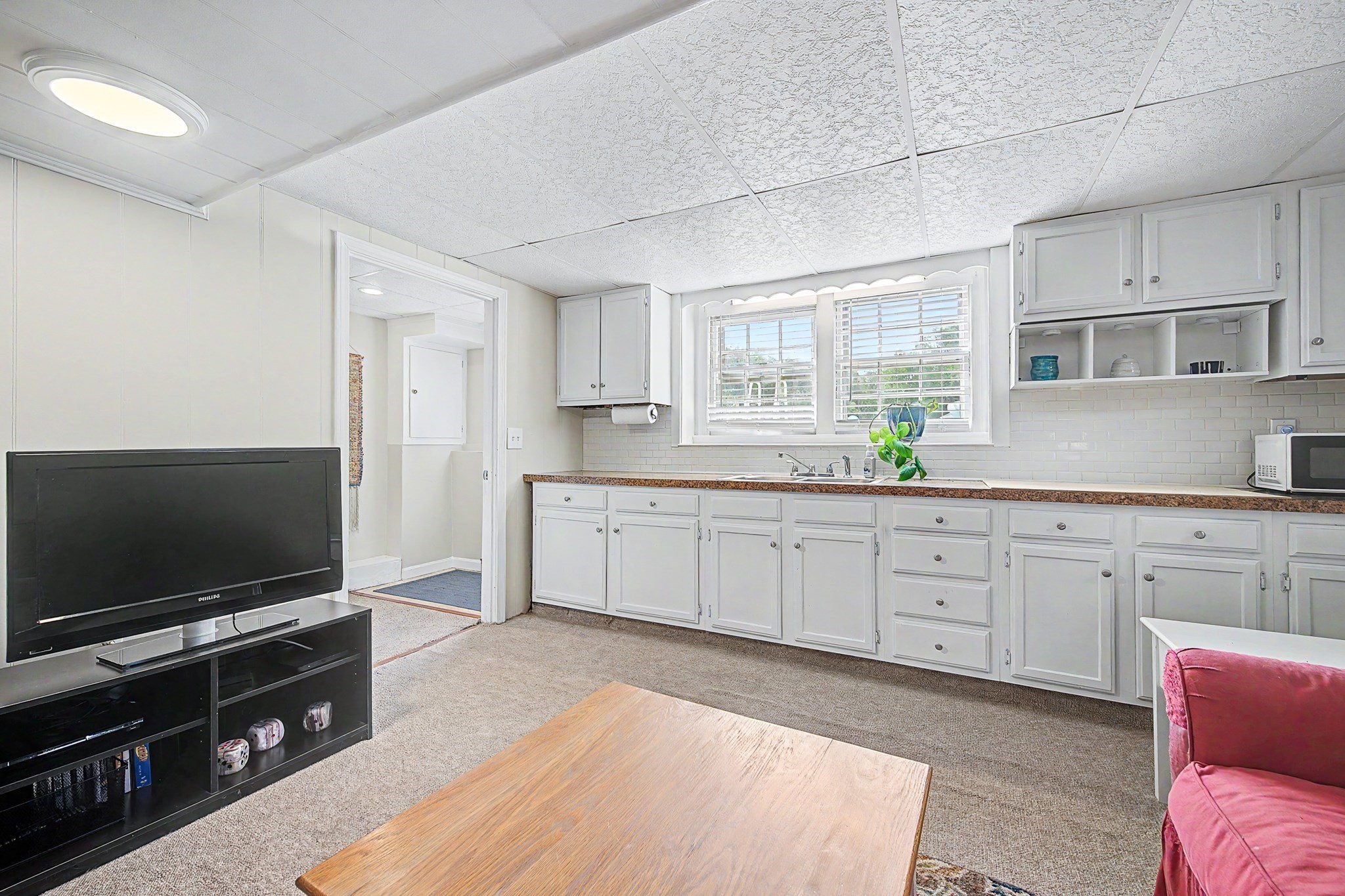 592 Pond St Property Photo 22