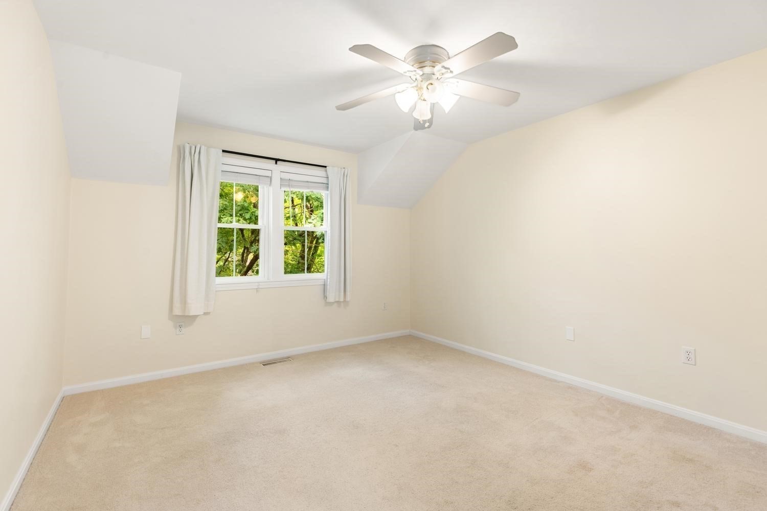 14 N Commons # C Property Photo 32