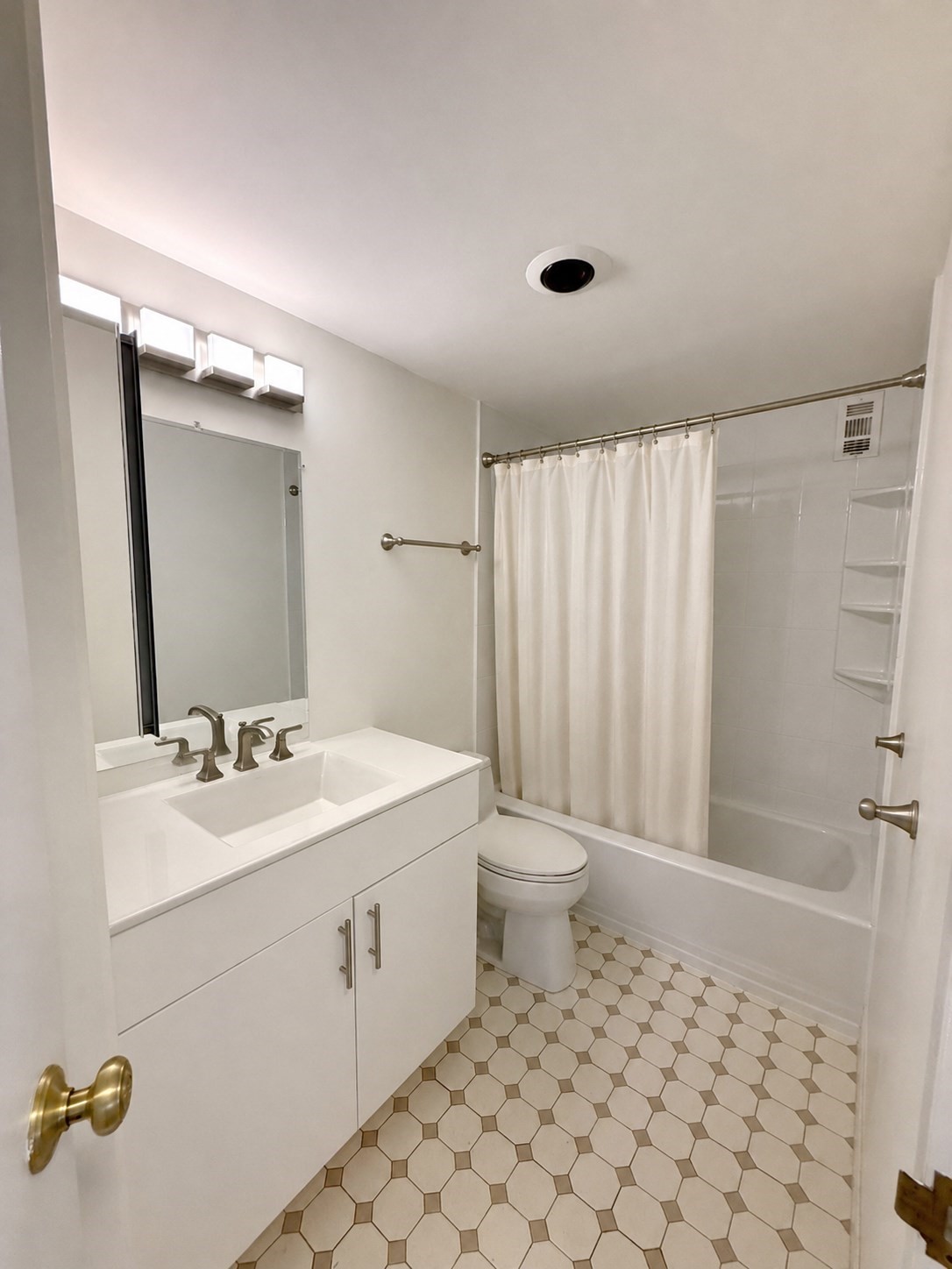 50 Lngwood # 519 Property Photo 5