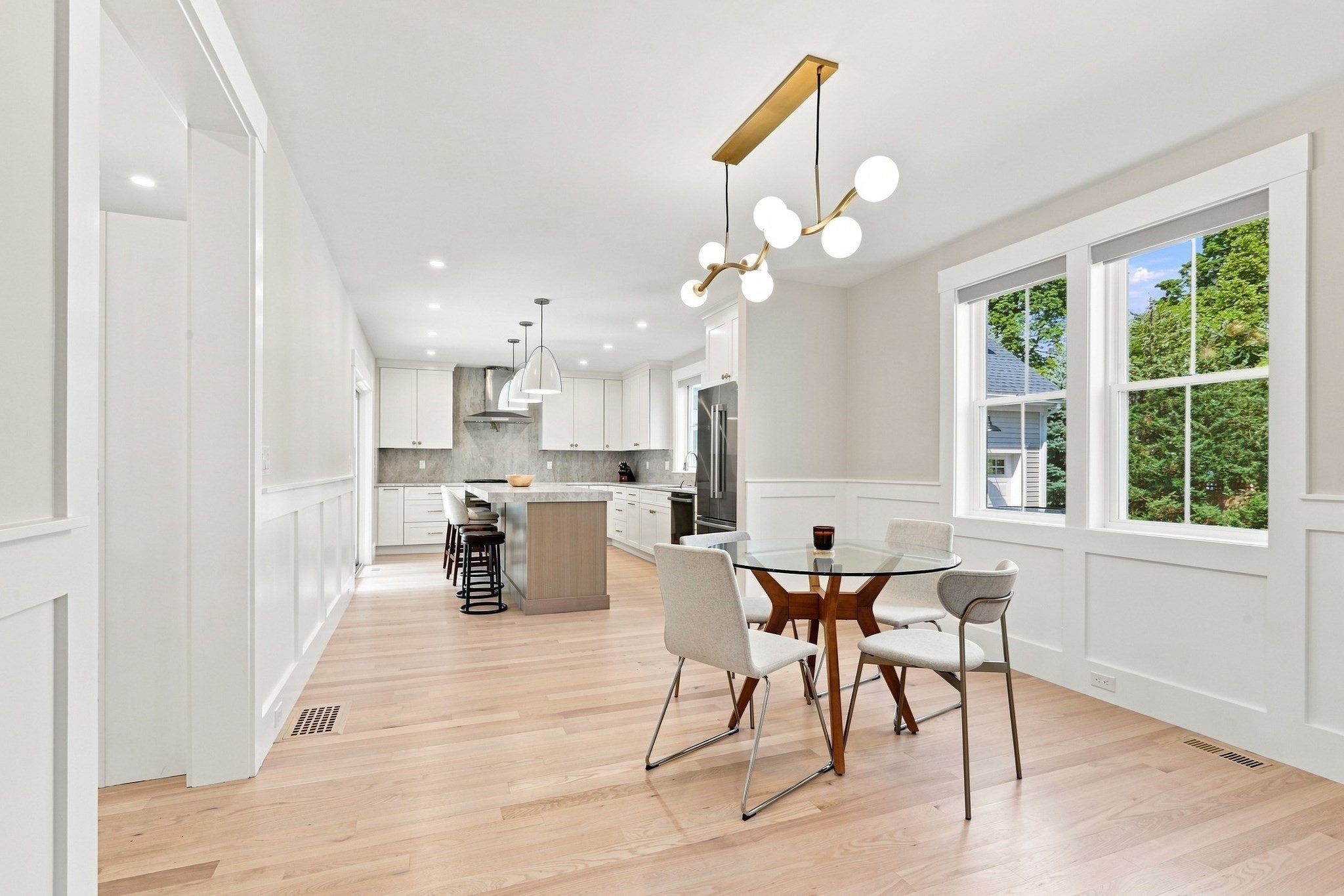 20 Florence St # A Property Photo 3