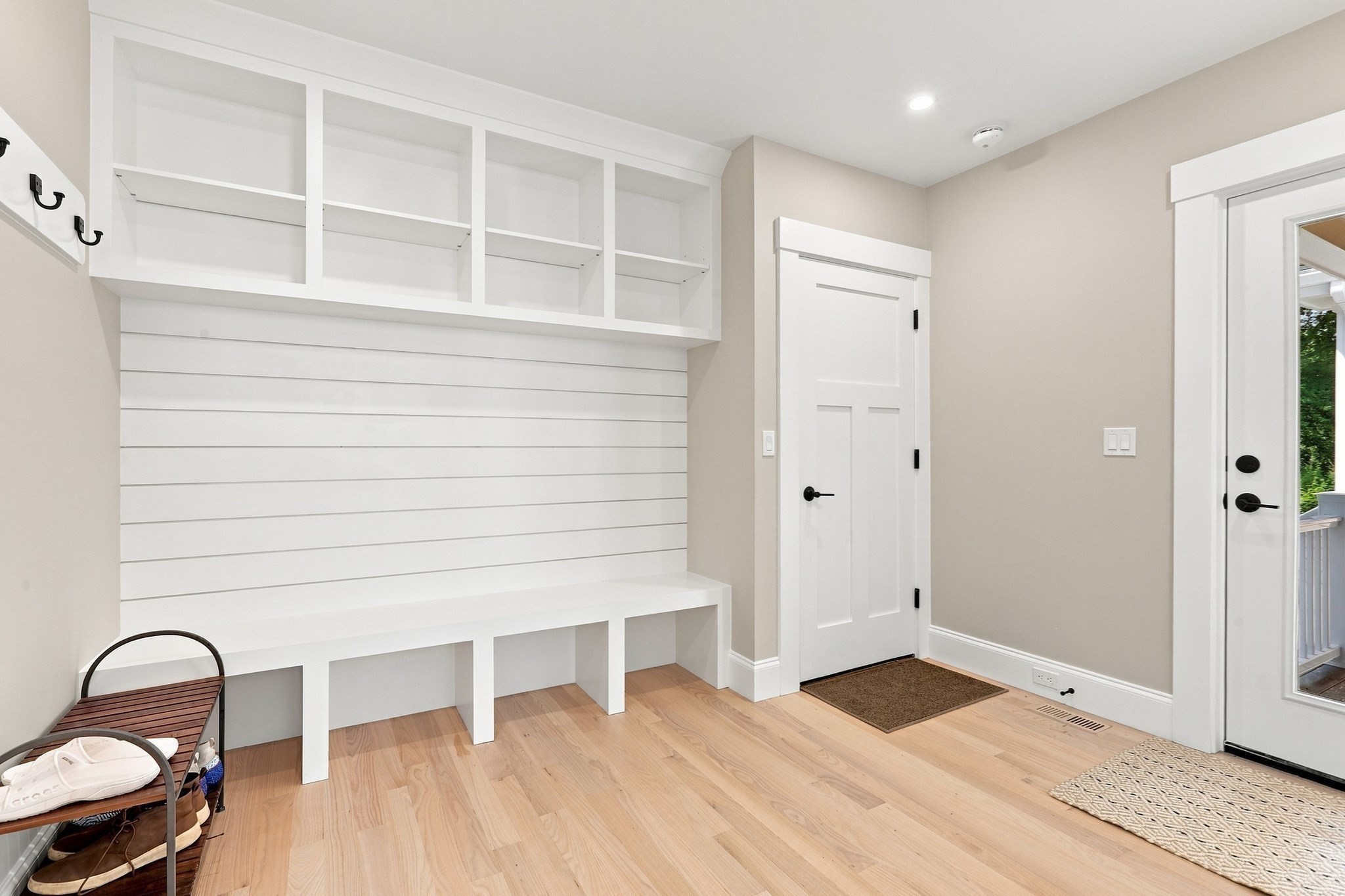 20 Florence St # A Property Photo 9