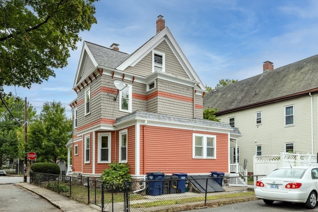 136 Elm Street Property Photo 4