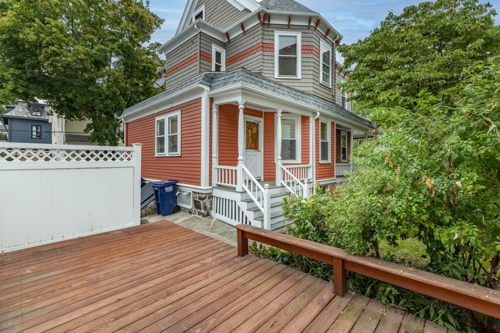 136 Elm Street Property Photo 6