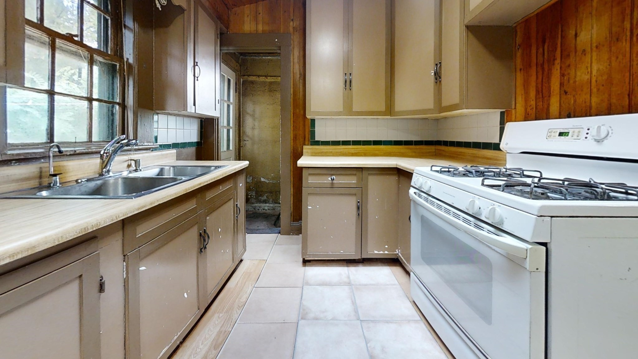 764 Lexington Street Property Photo 11