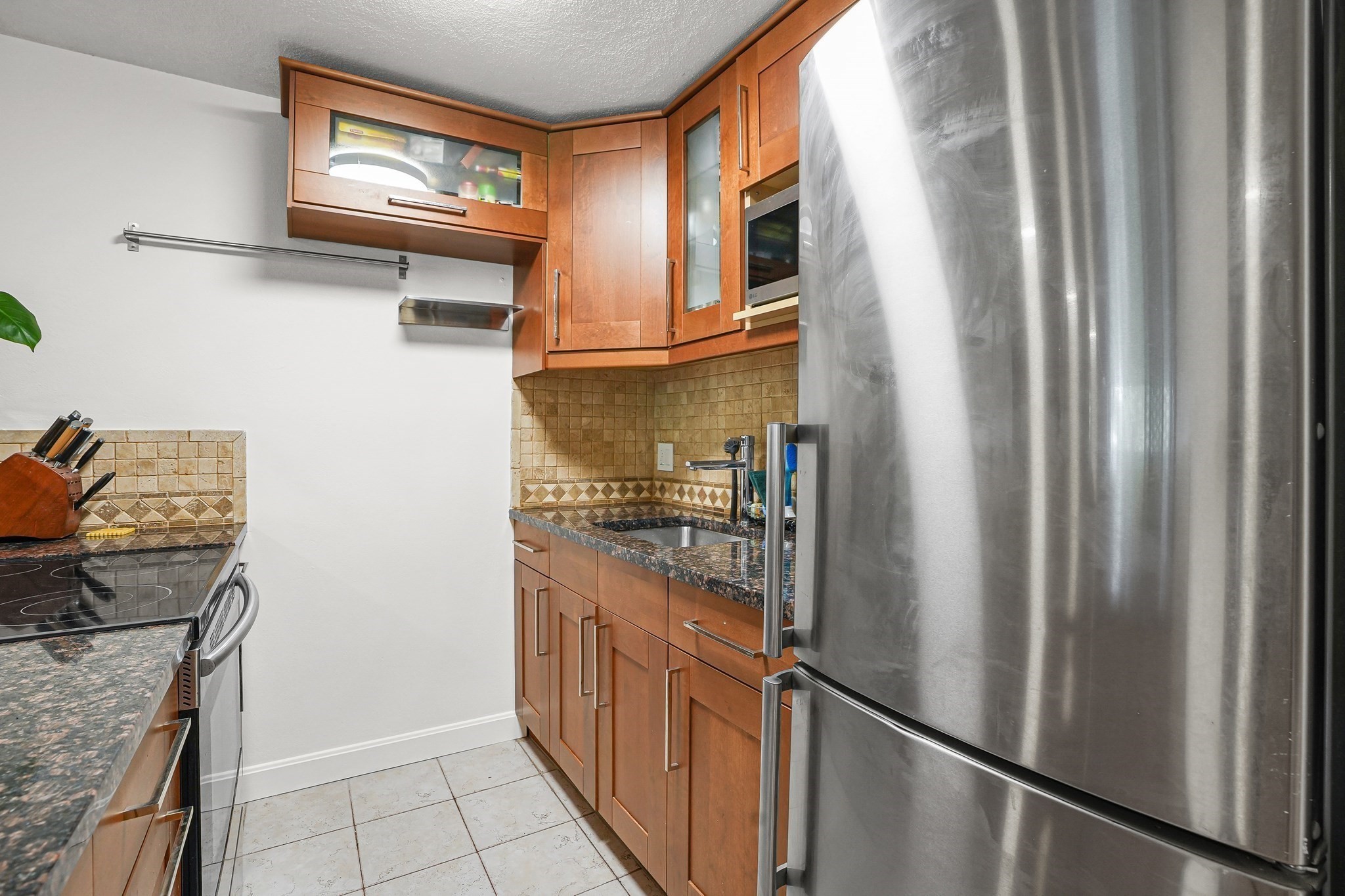32 Whites Ave. # D13 Property Photo 3