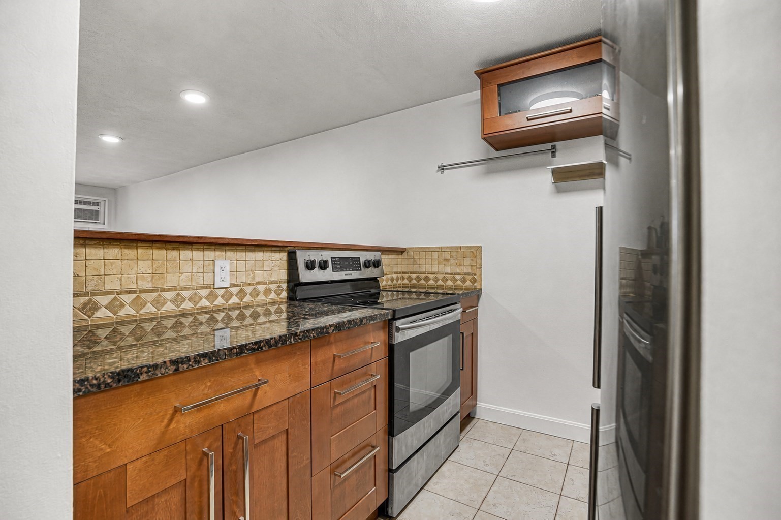 32 Whites Ave. # D13 Property Photo 4