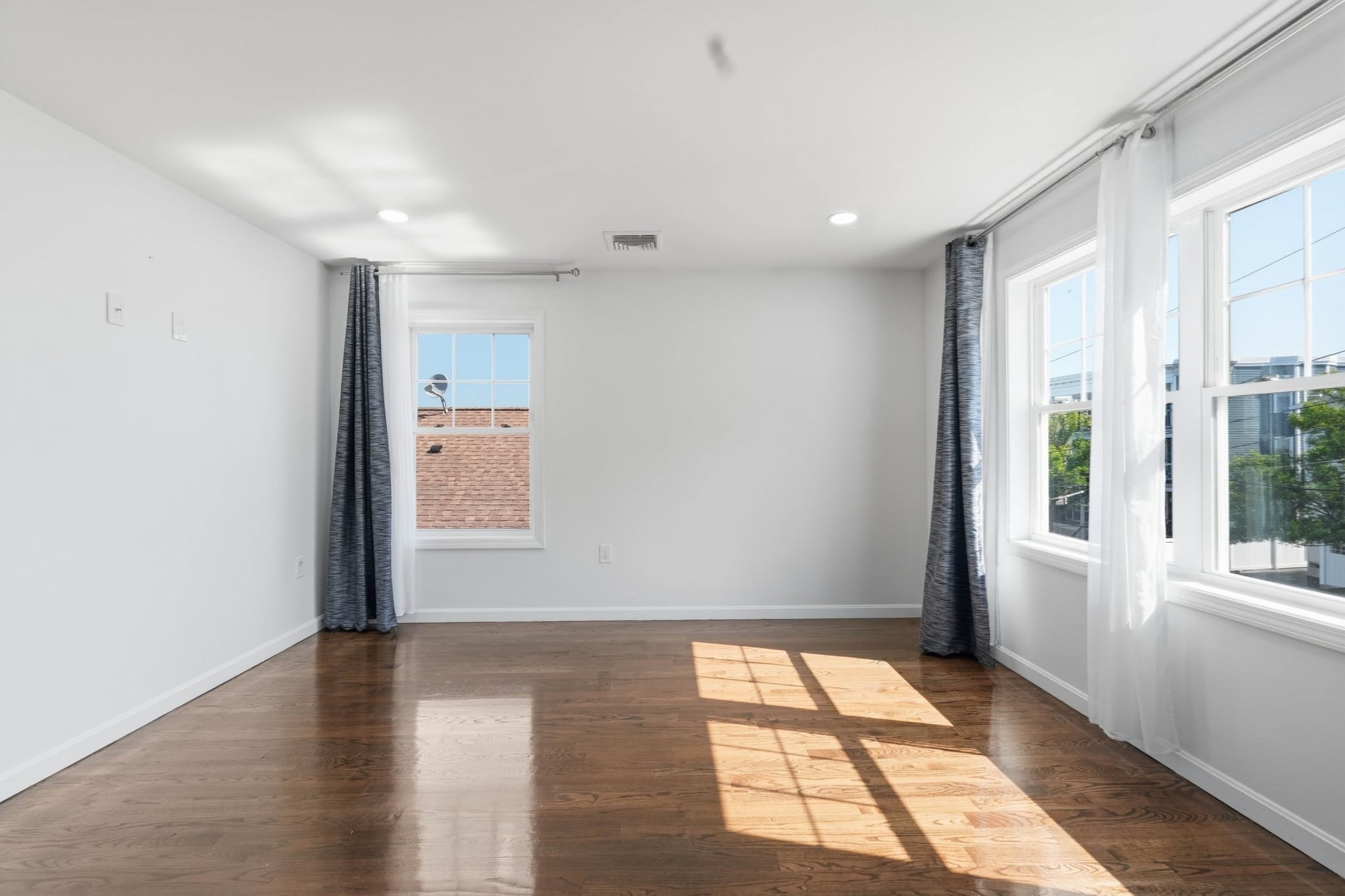 30 Highland St Property Photo 18