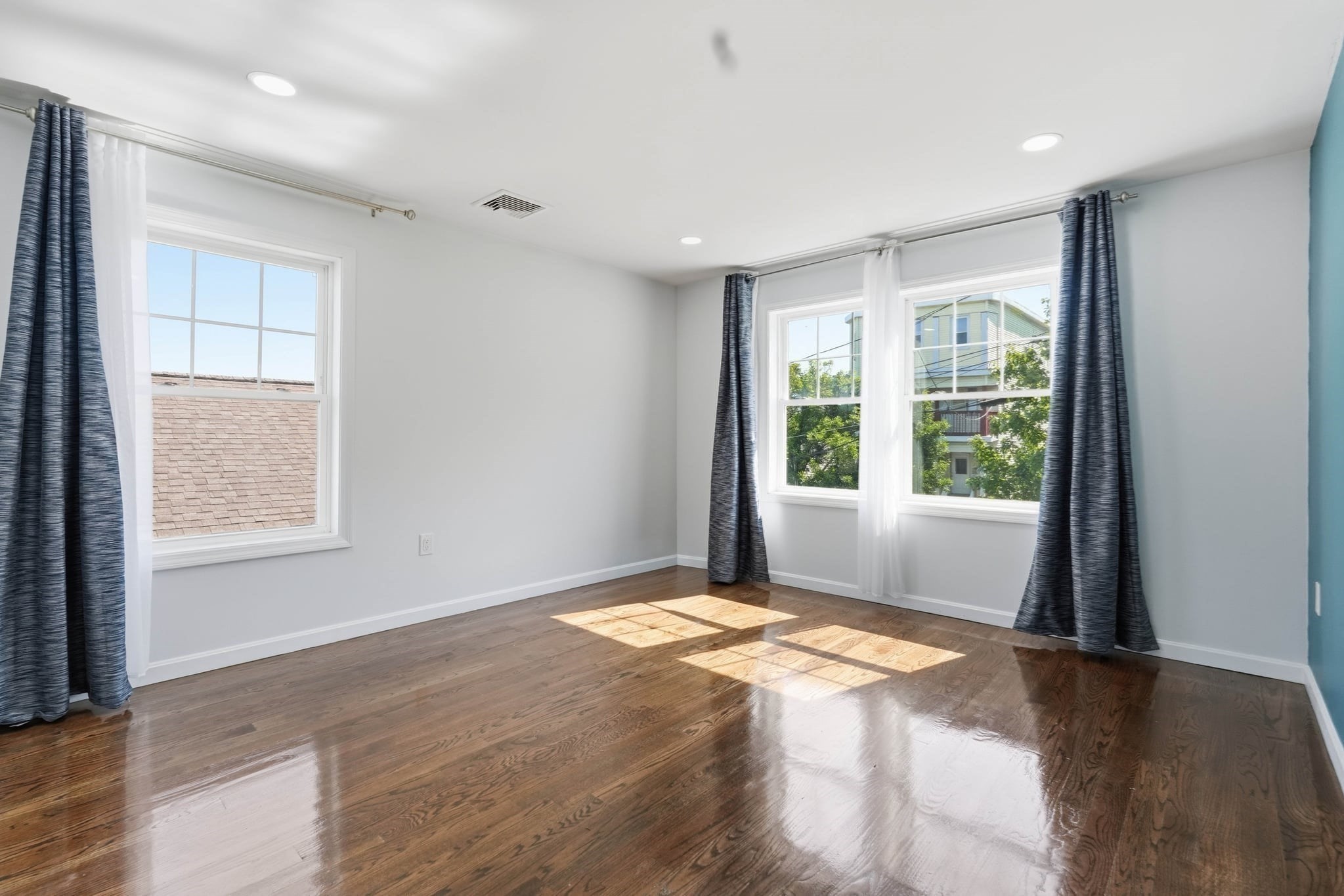 30 Highland St Property Photo 19