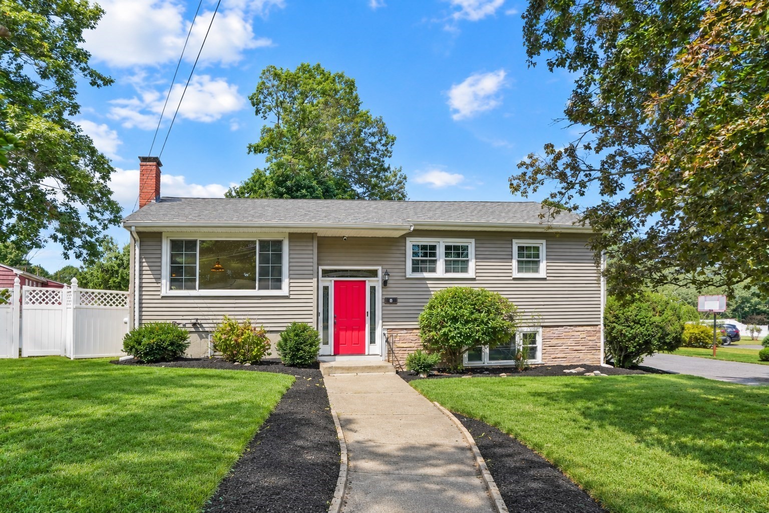 8 Niles Road Property Photo 1