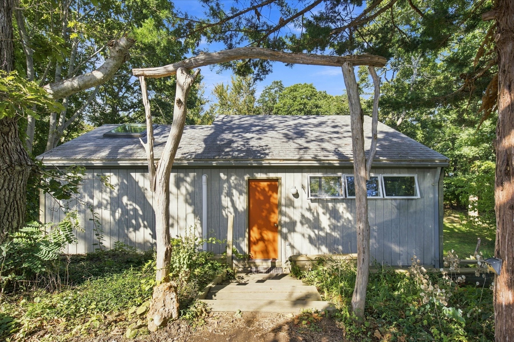 365 Chequessett Neck Rd Property Photo 3