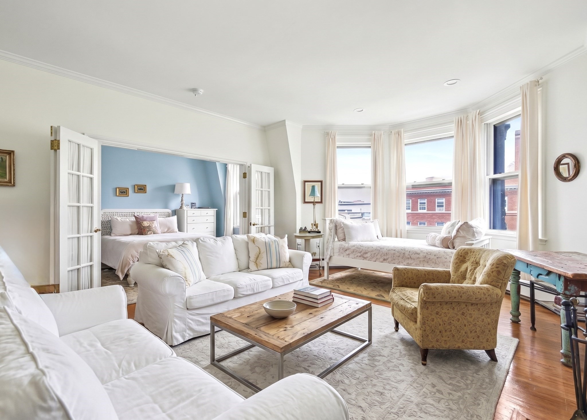 277 Beacon St # 4a Property Photo 4