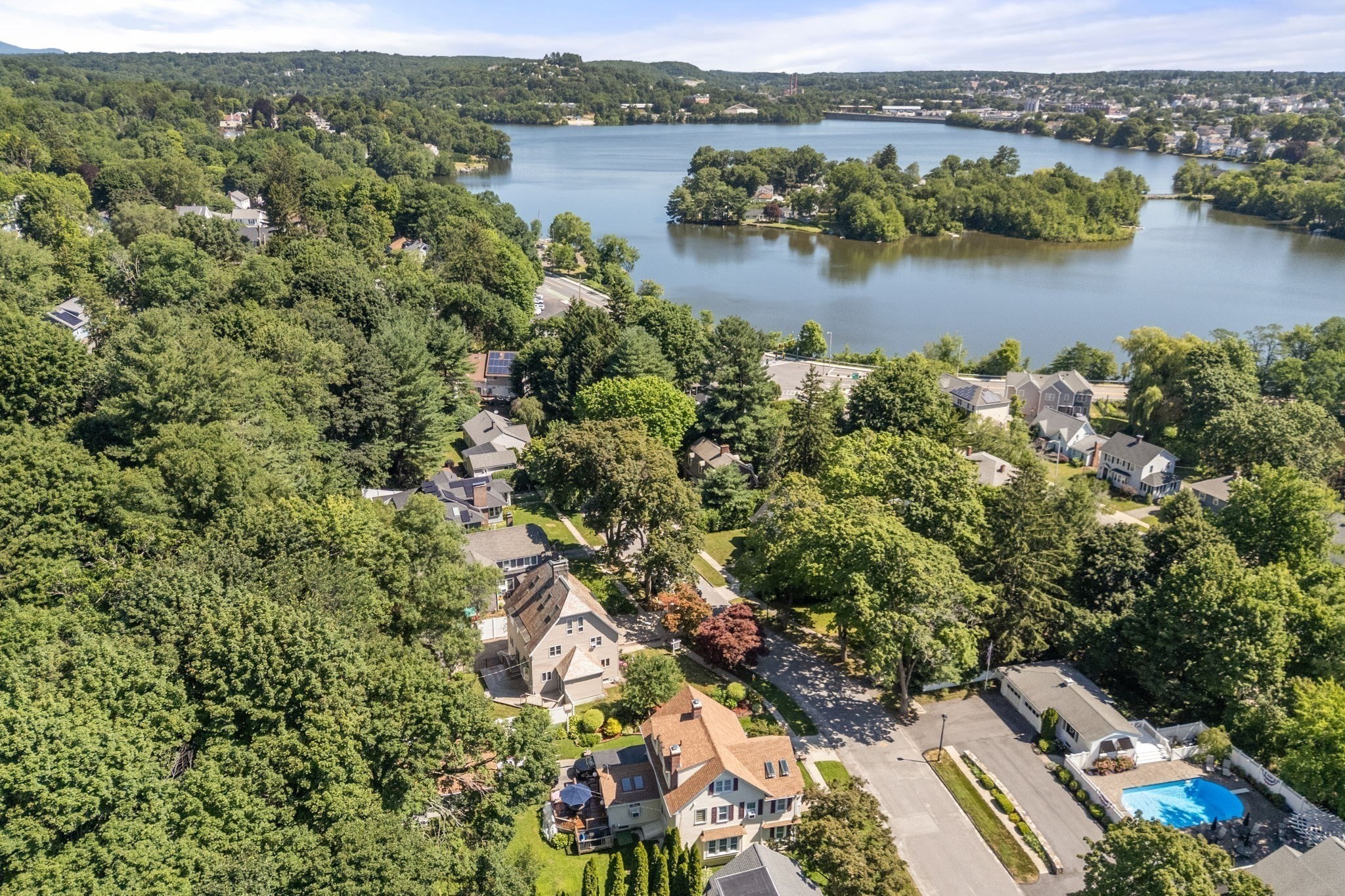 43 Laconia Rd Property Photo 1