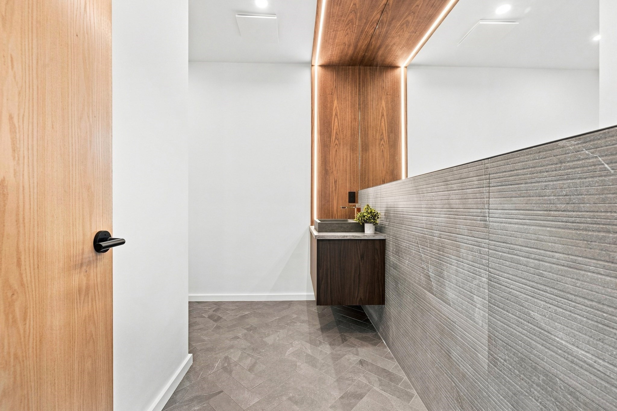 63-65 Commonwealth Avenue # 65 Property Photo 16