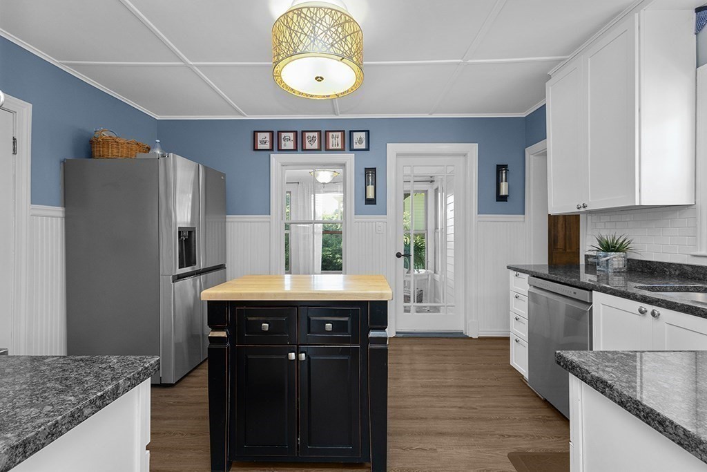 107 Summer St Property Photo 19