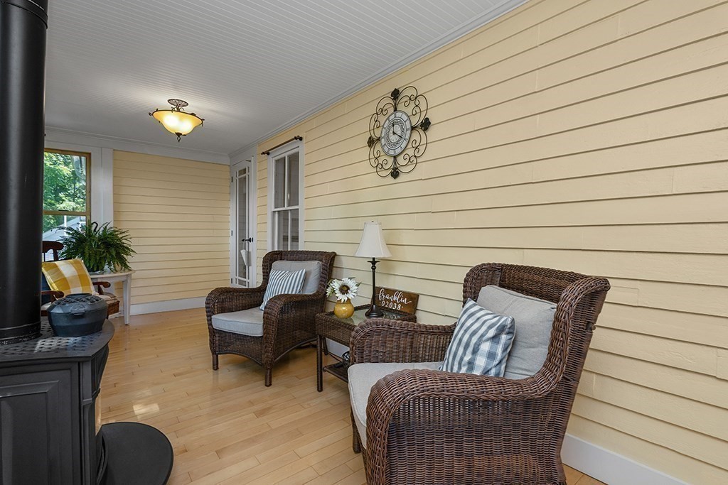 107 Summer St Property Photo 24