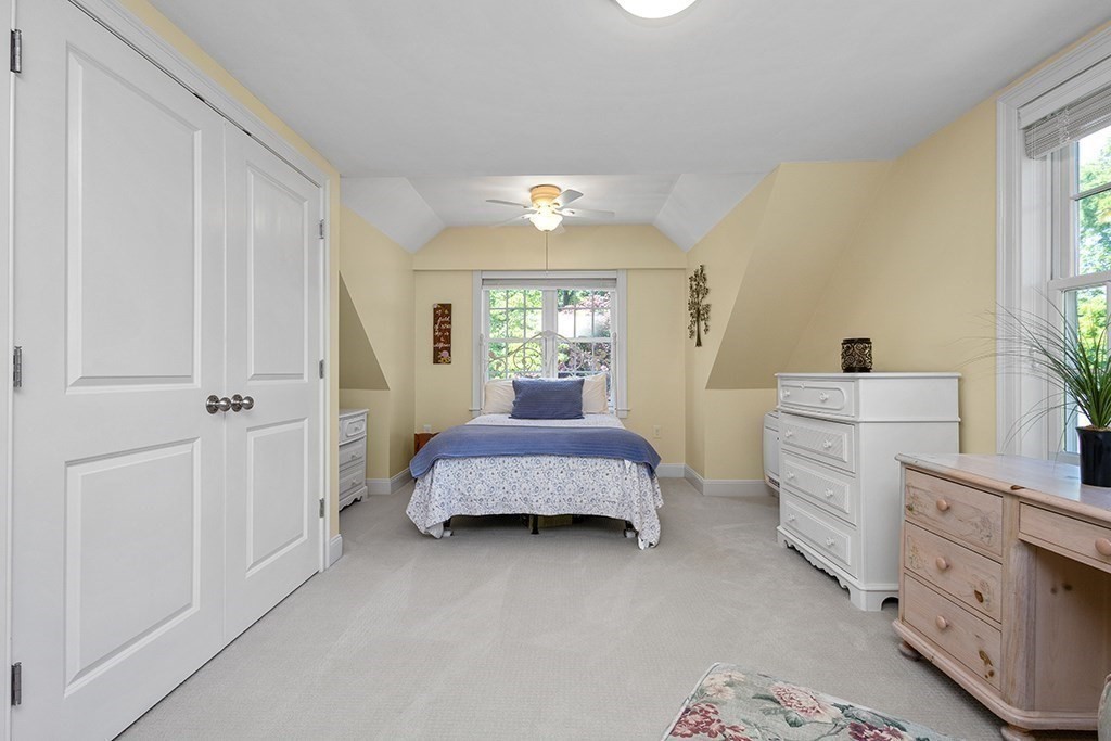 107 Summer St Property Photo 33