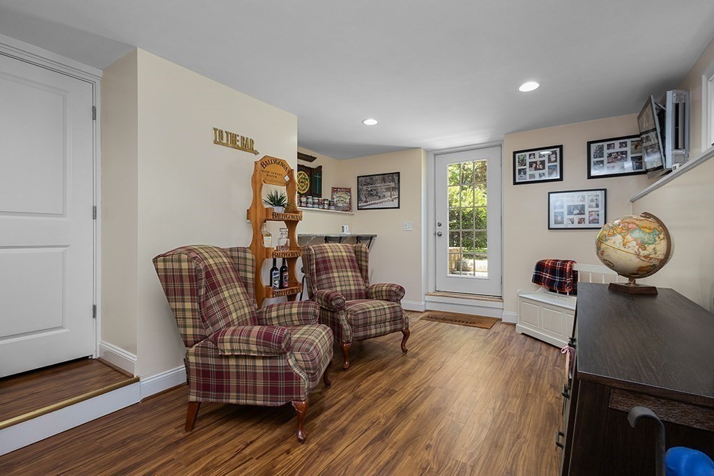 107 Summer St Property Photo 35