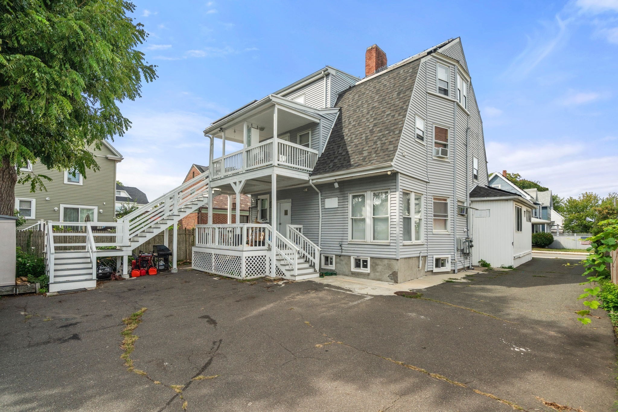 190 Pleasant St Property Photo 1