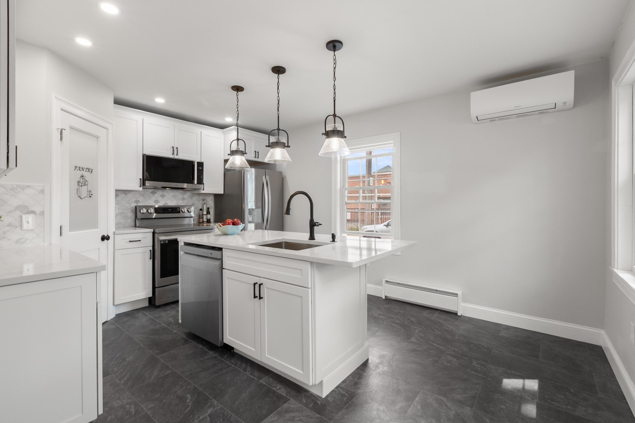 13 Estes Street Property Photo 4