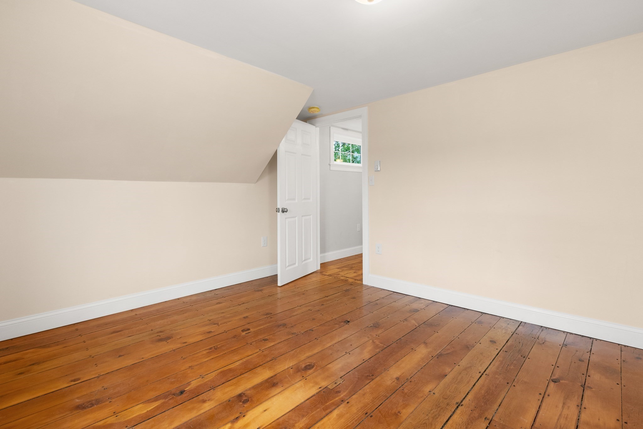 13 Estes Street Property Photo 24