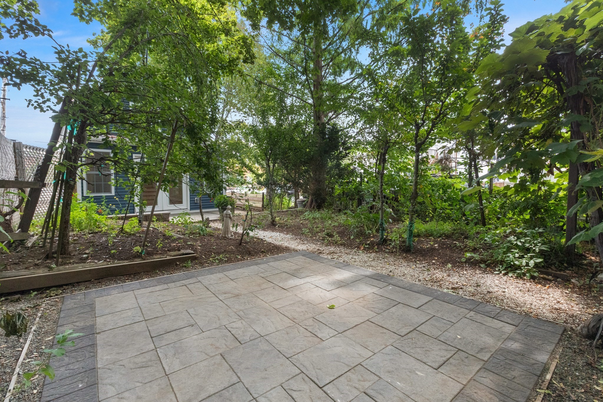 13 Estes Street Property Photo 28