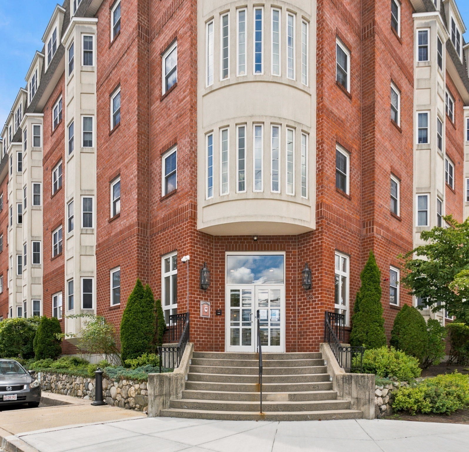 120 Wyllis Avenue # 104 Property Photo 1