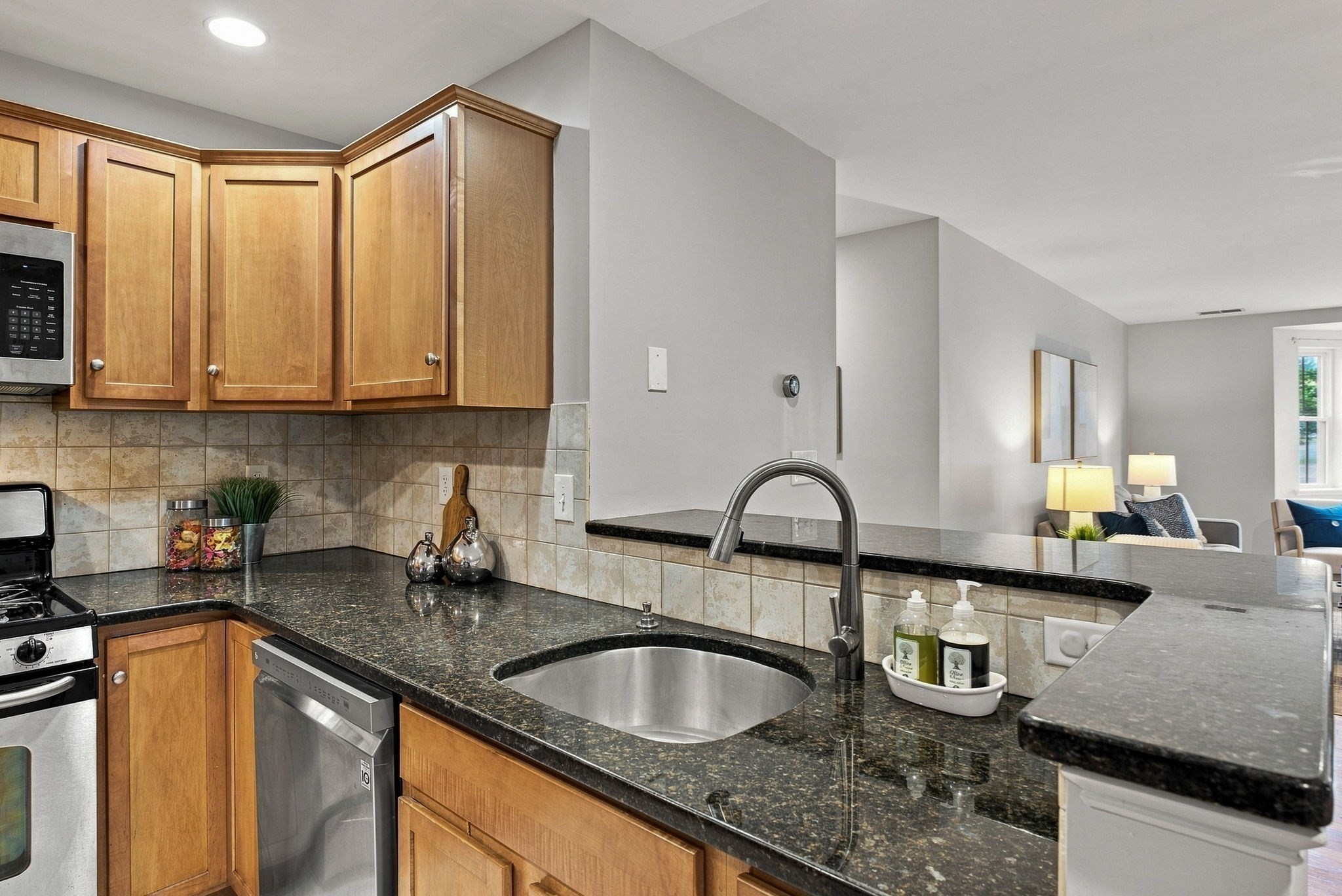 120 Wyllis Avenue # 104 Property Photo 5