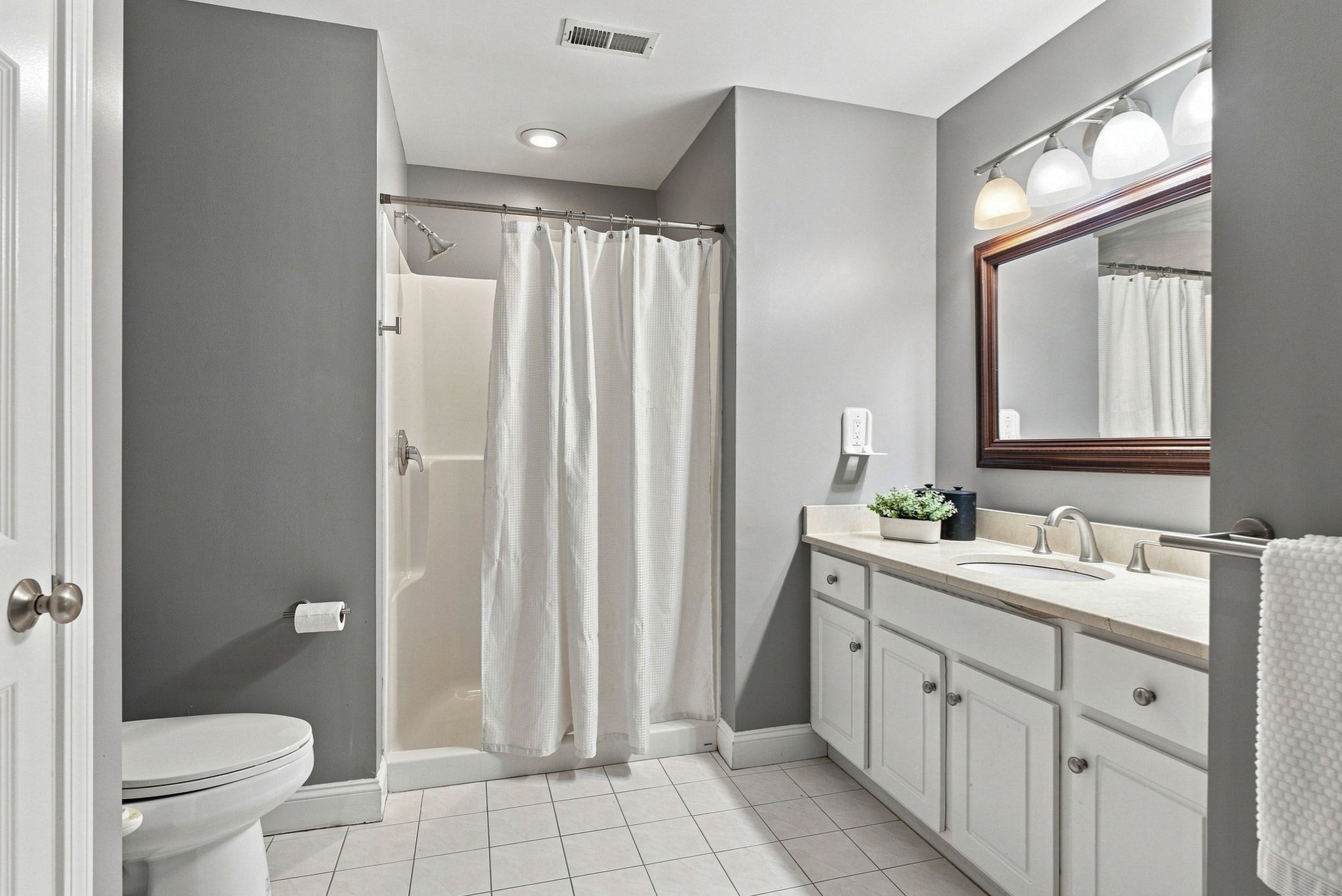 120 Wyllis Avenue # 104 Property Photo 18