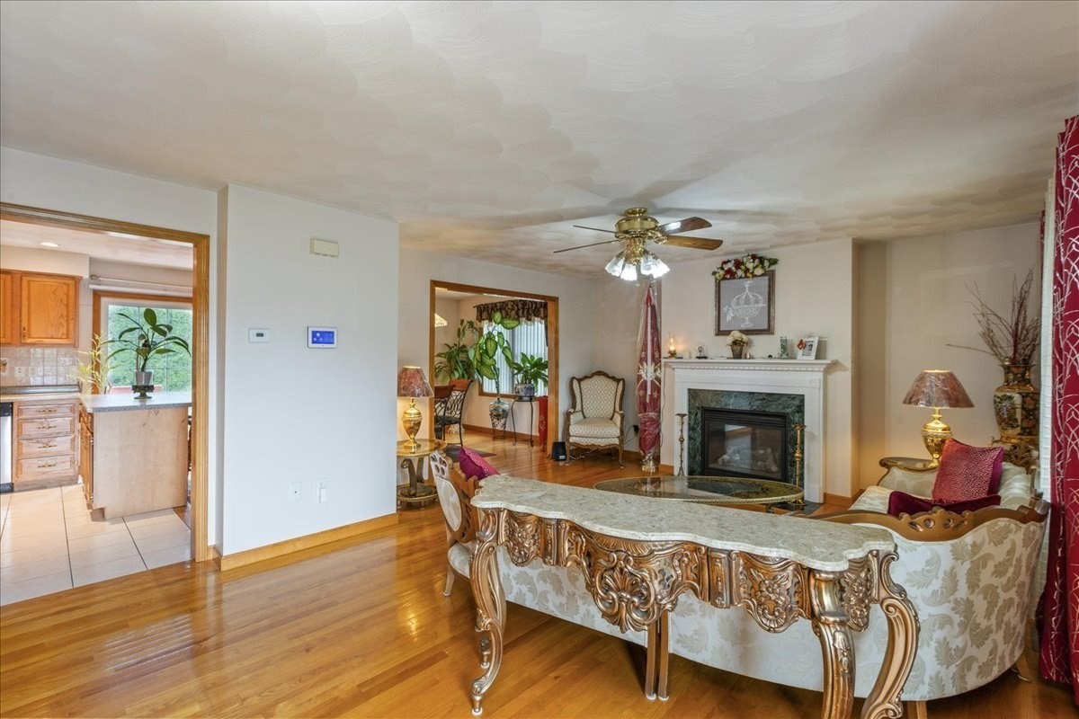 8 Hunter Ave Property Photo 3