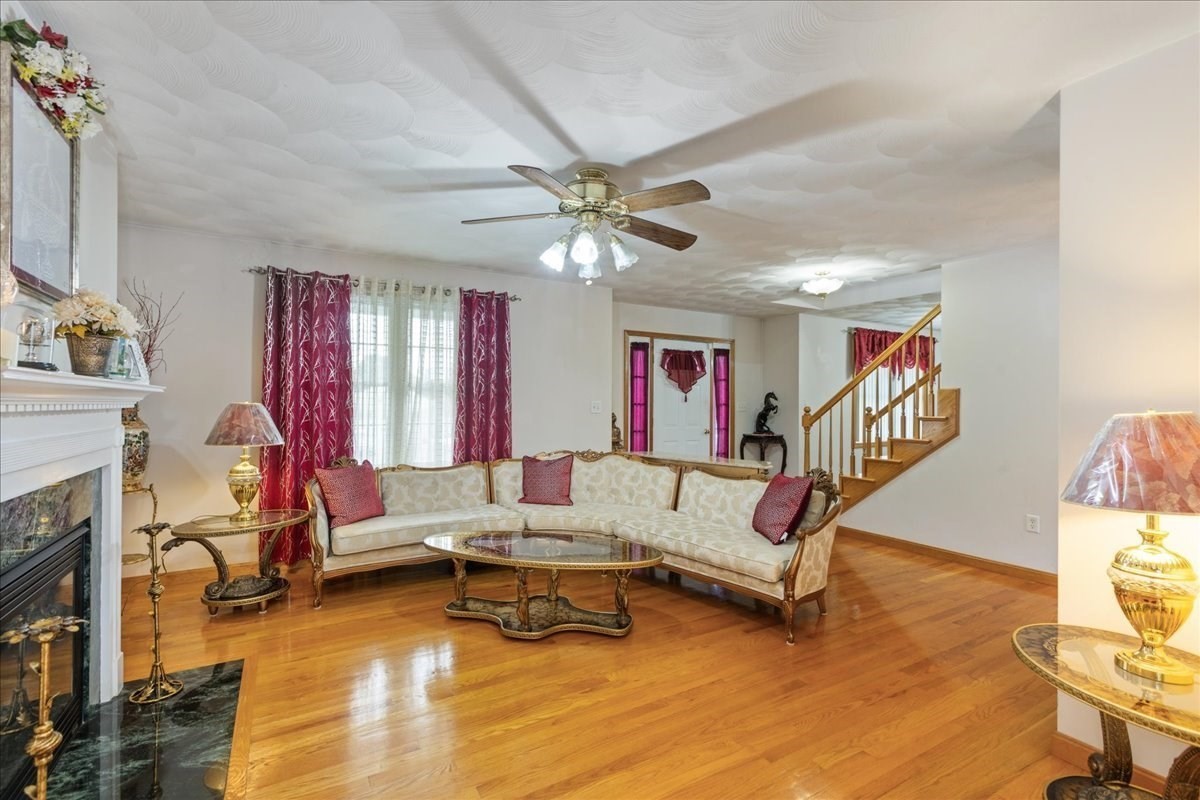 8 Hunter Ave Property Photo 4