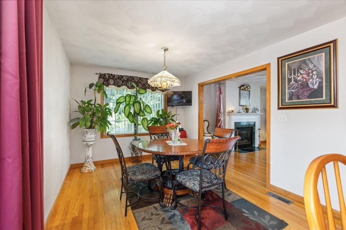 8 Hunter Ave Property Photo 6