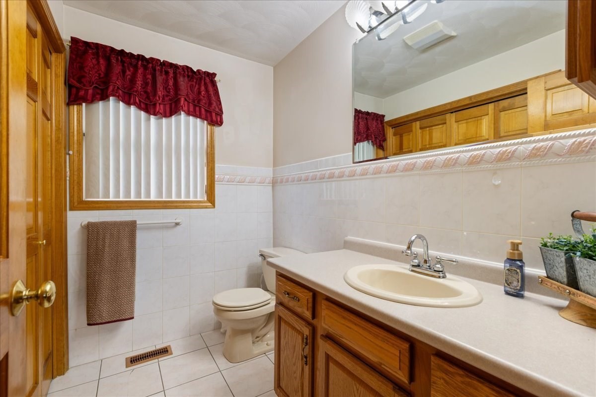 8 Hunter Ave Property Photo 8
