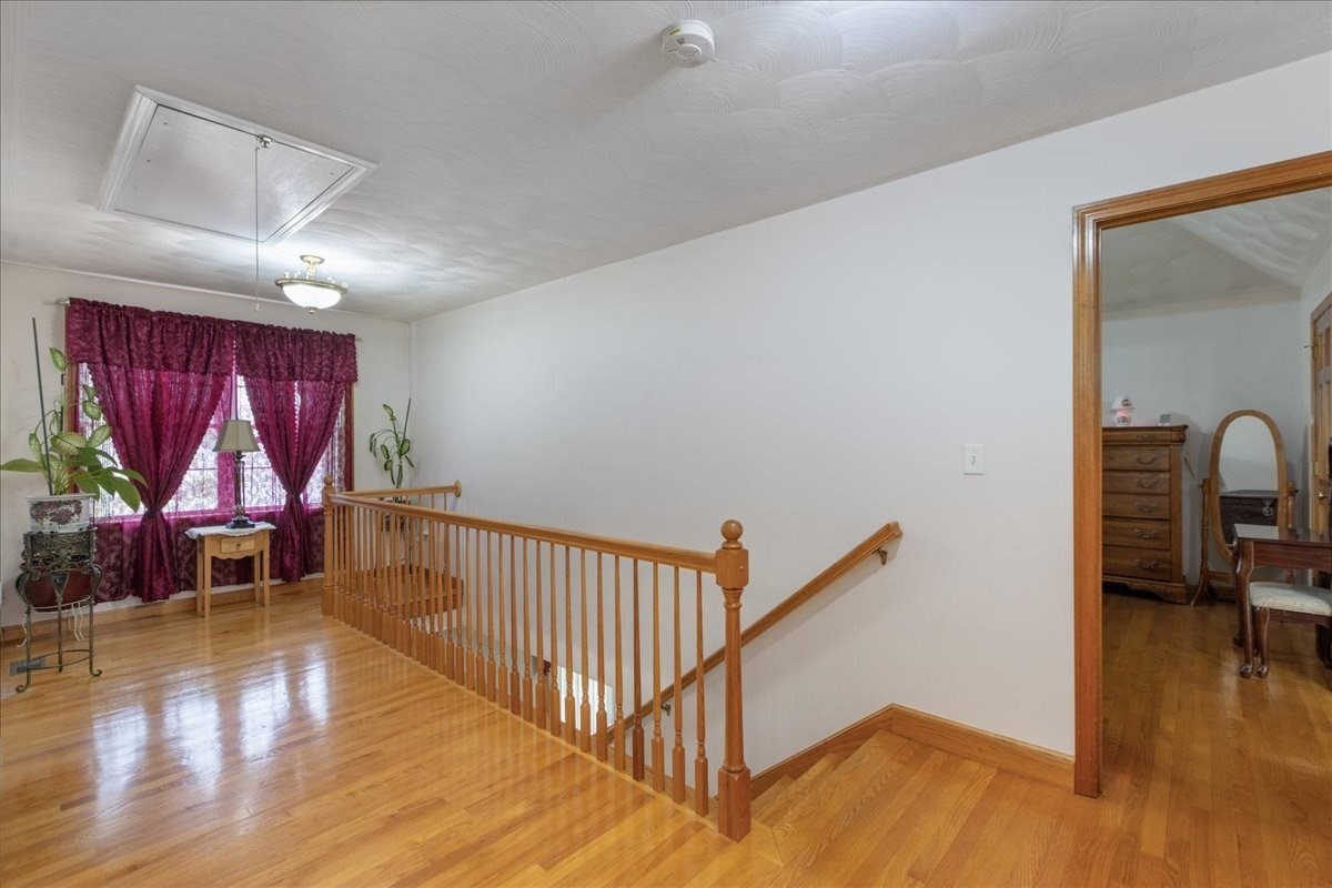 8 Hunter Ave Property Photo 11