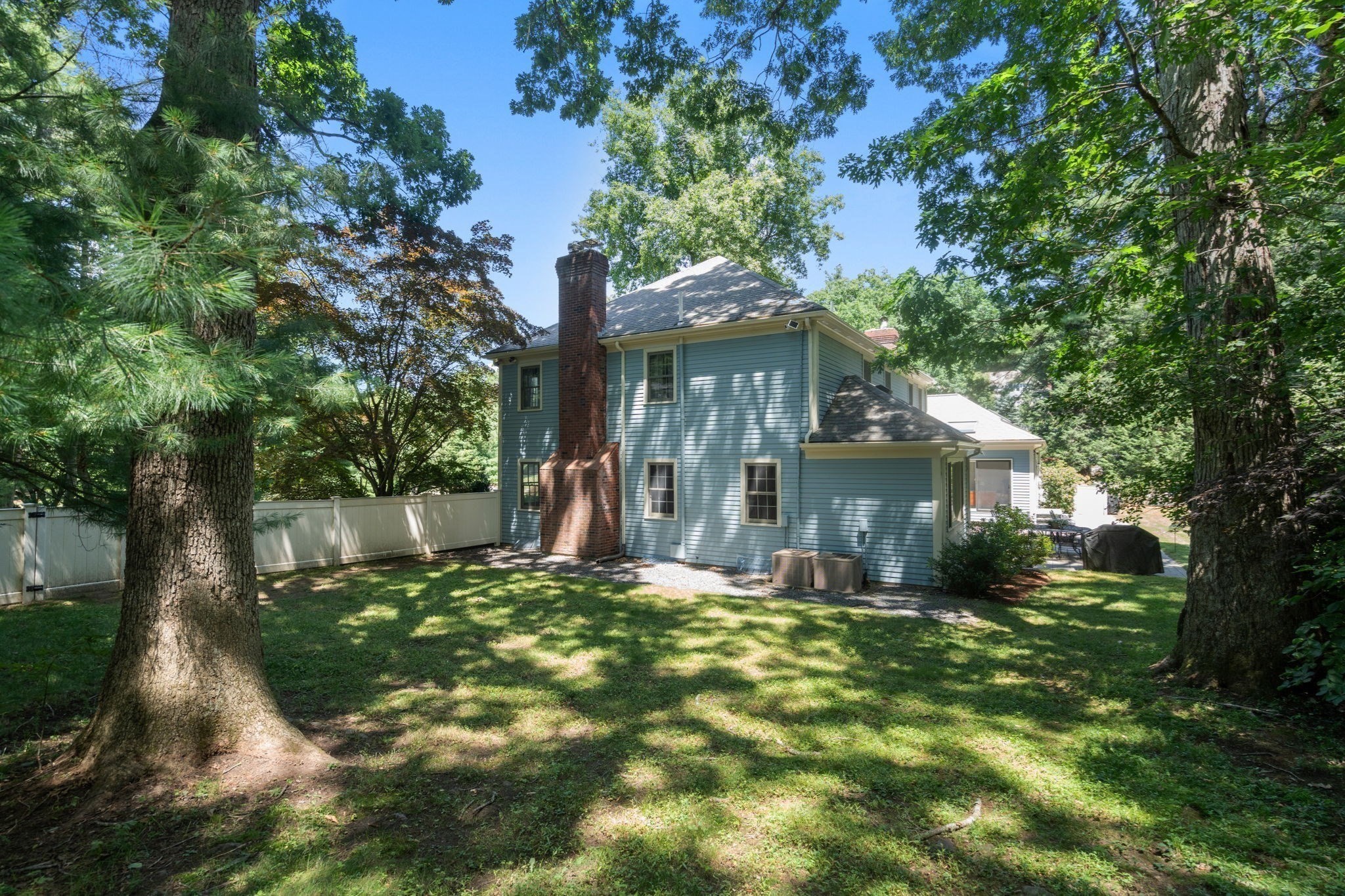 105 Green Street Property Photo 35