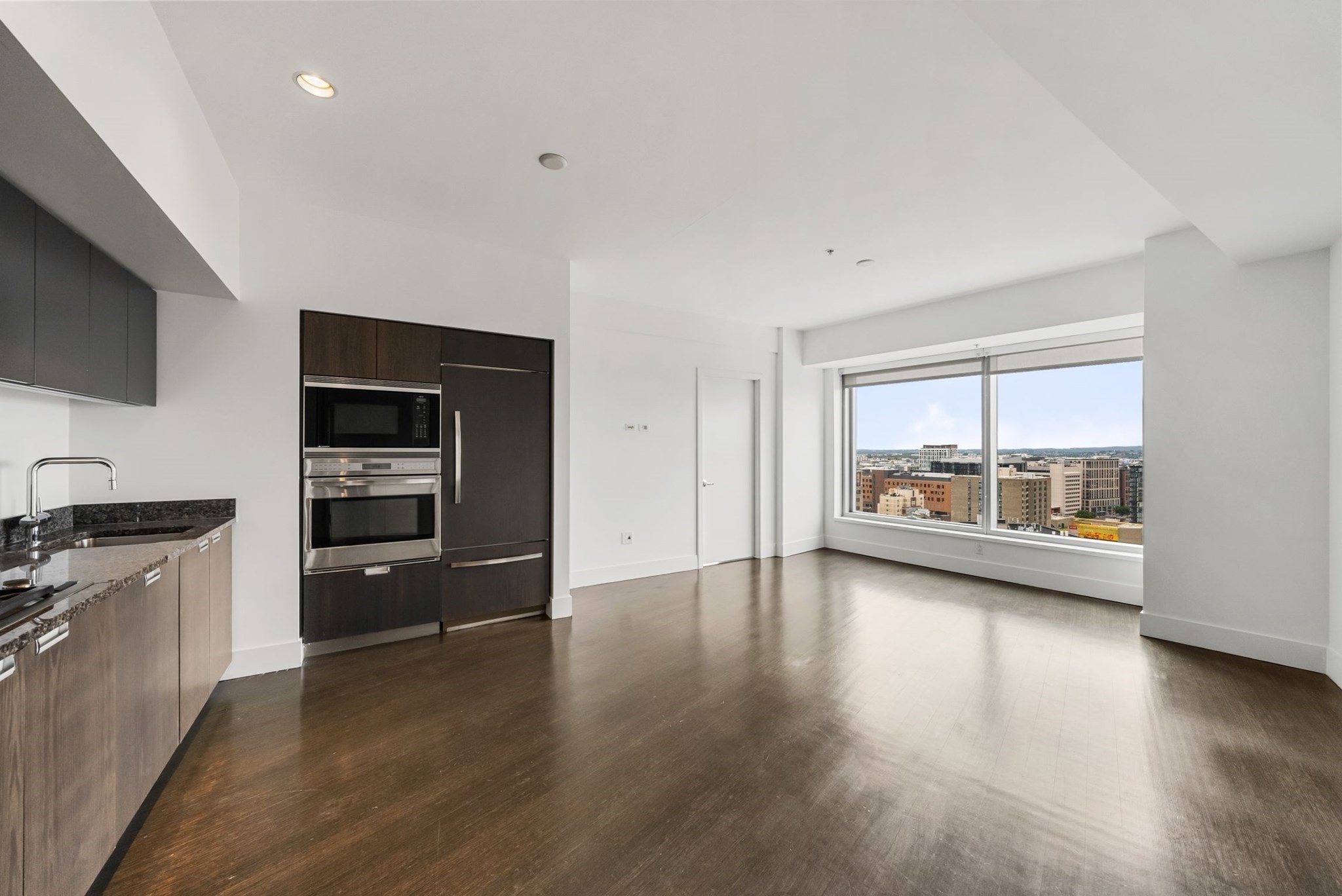 110 Stuart St # H Property Photo 1