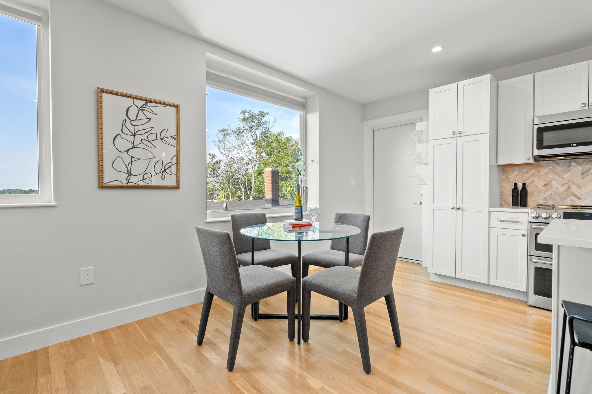 52 Fisher Avenue # 302 Property Photo 5