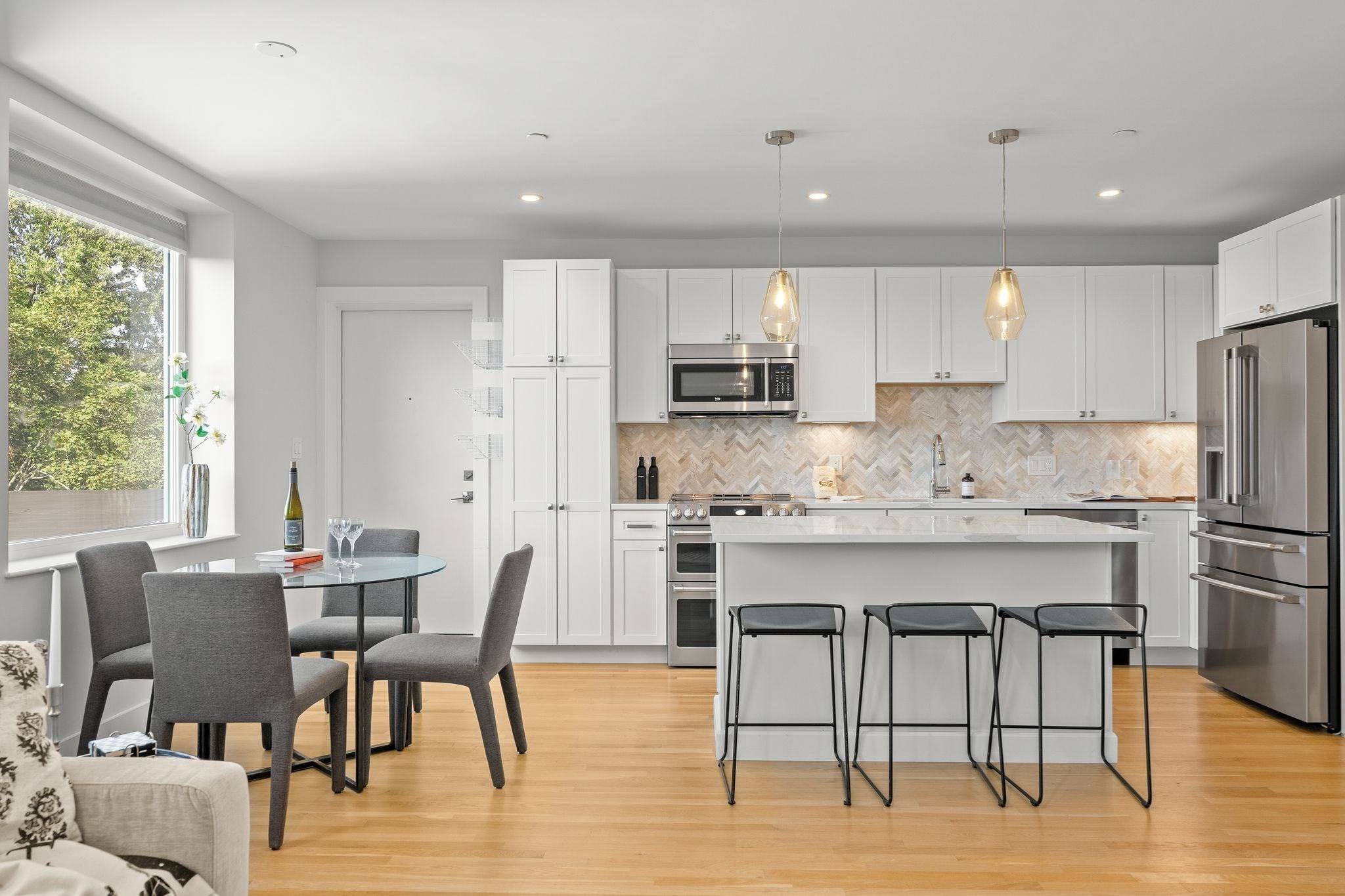 52 Fisher Avenue # 302 Property Photo 6