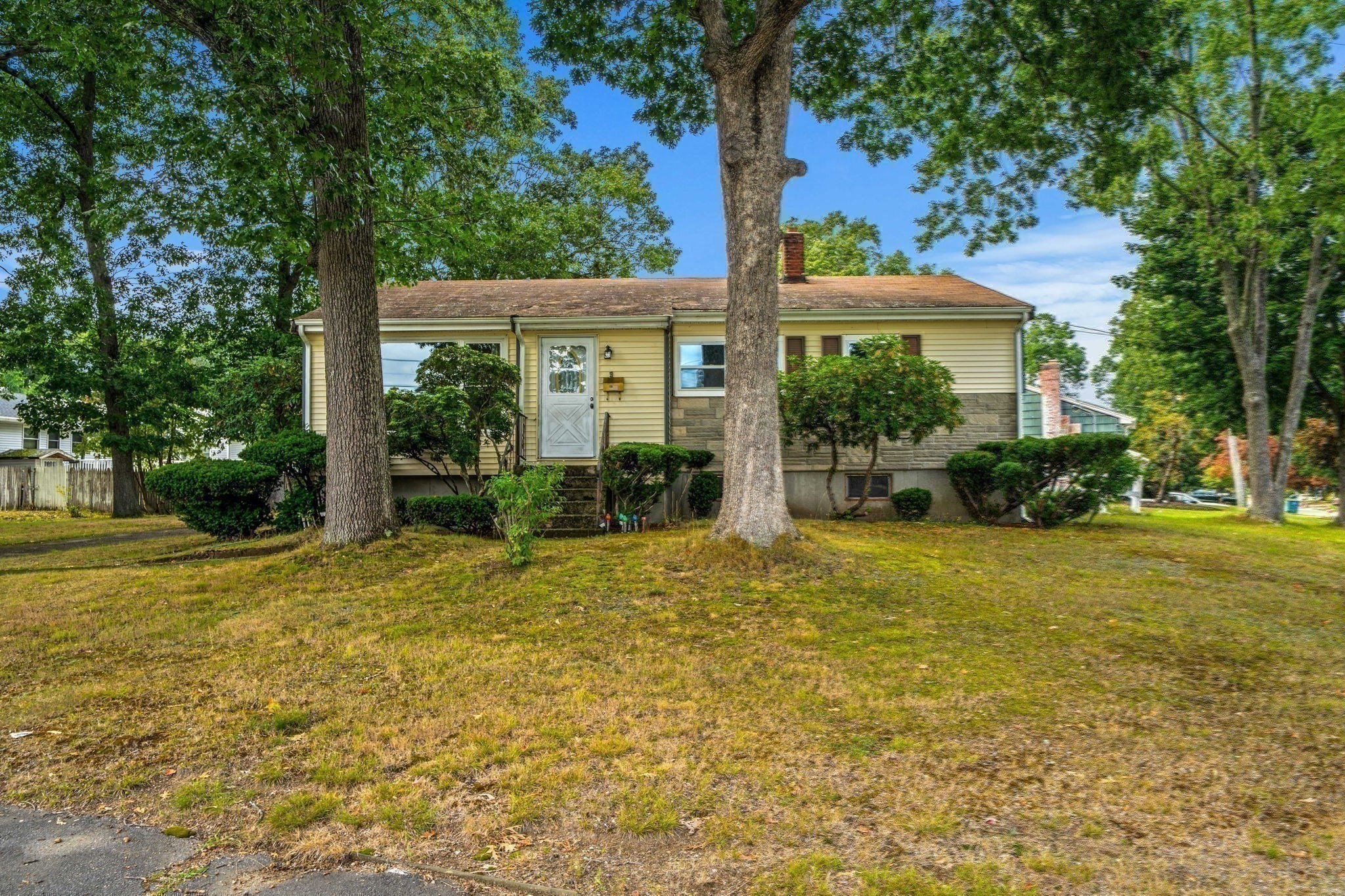 4 Niles Rd Property Photo 36