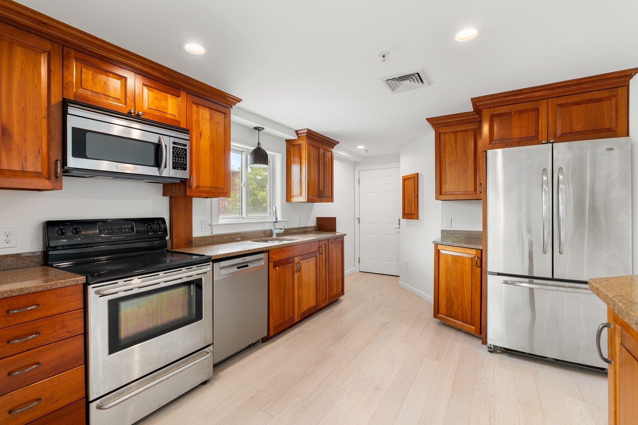 24 Glenwood Avenue # 3 Property Photo 17