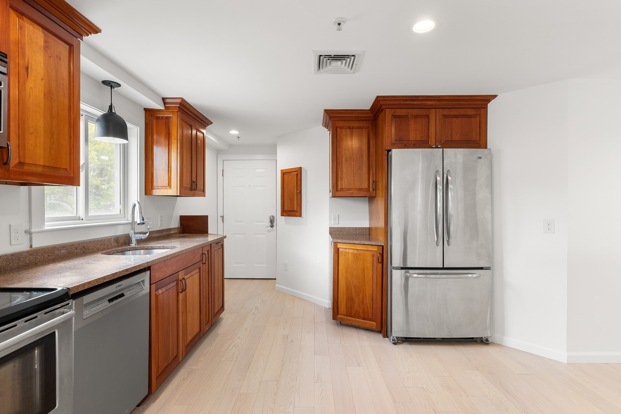 24 Glenwood Avenue # 3 Property Photo 18