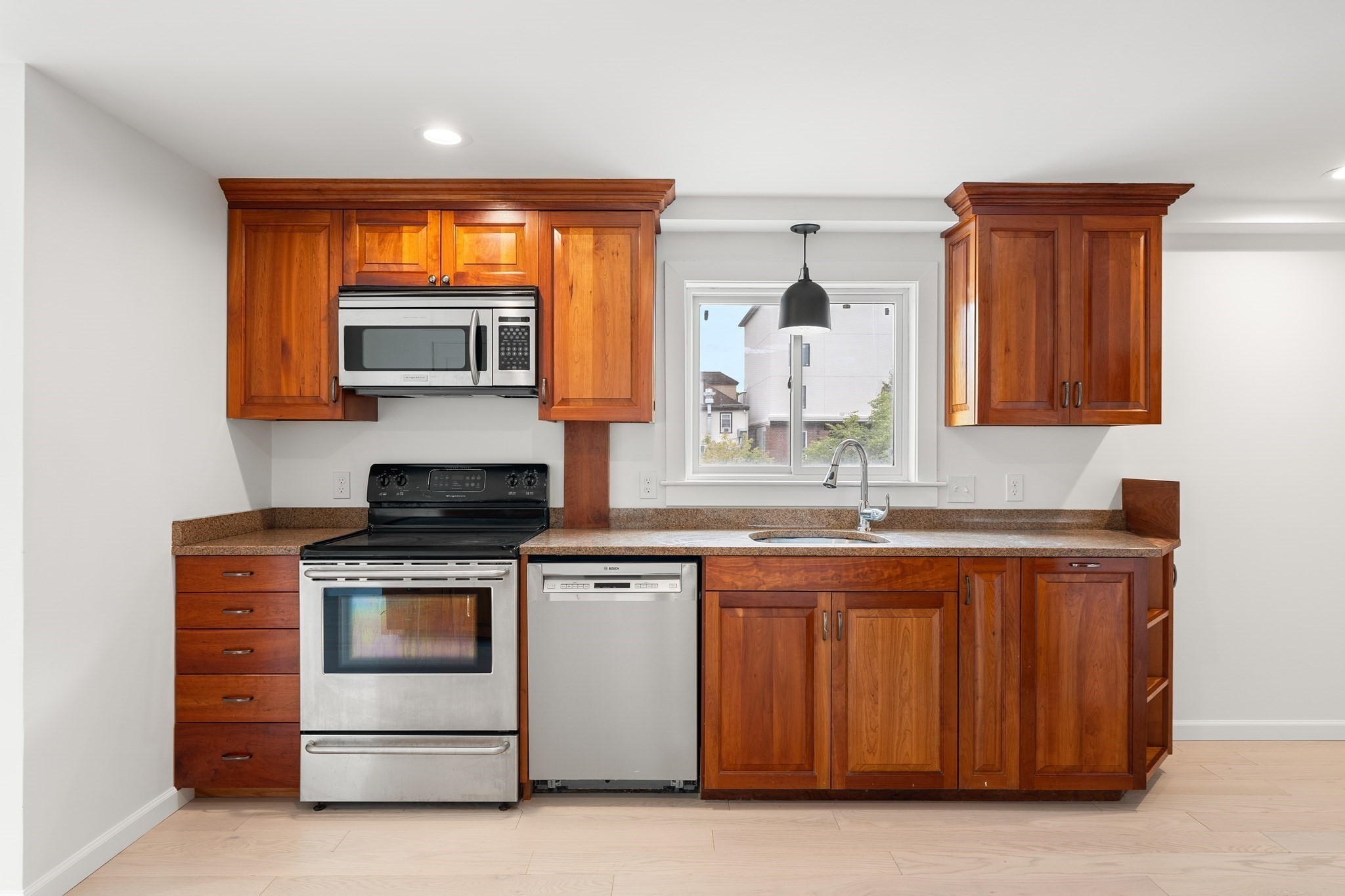 24 Glenwood Avenue # 3 Property Photo 19