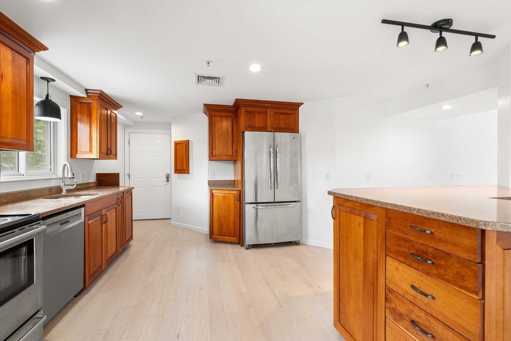 24 Glenwood Avenue # 3 Property Photo 20