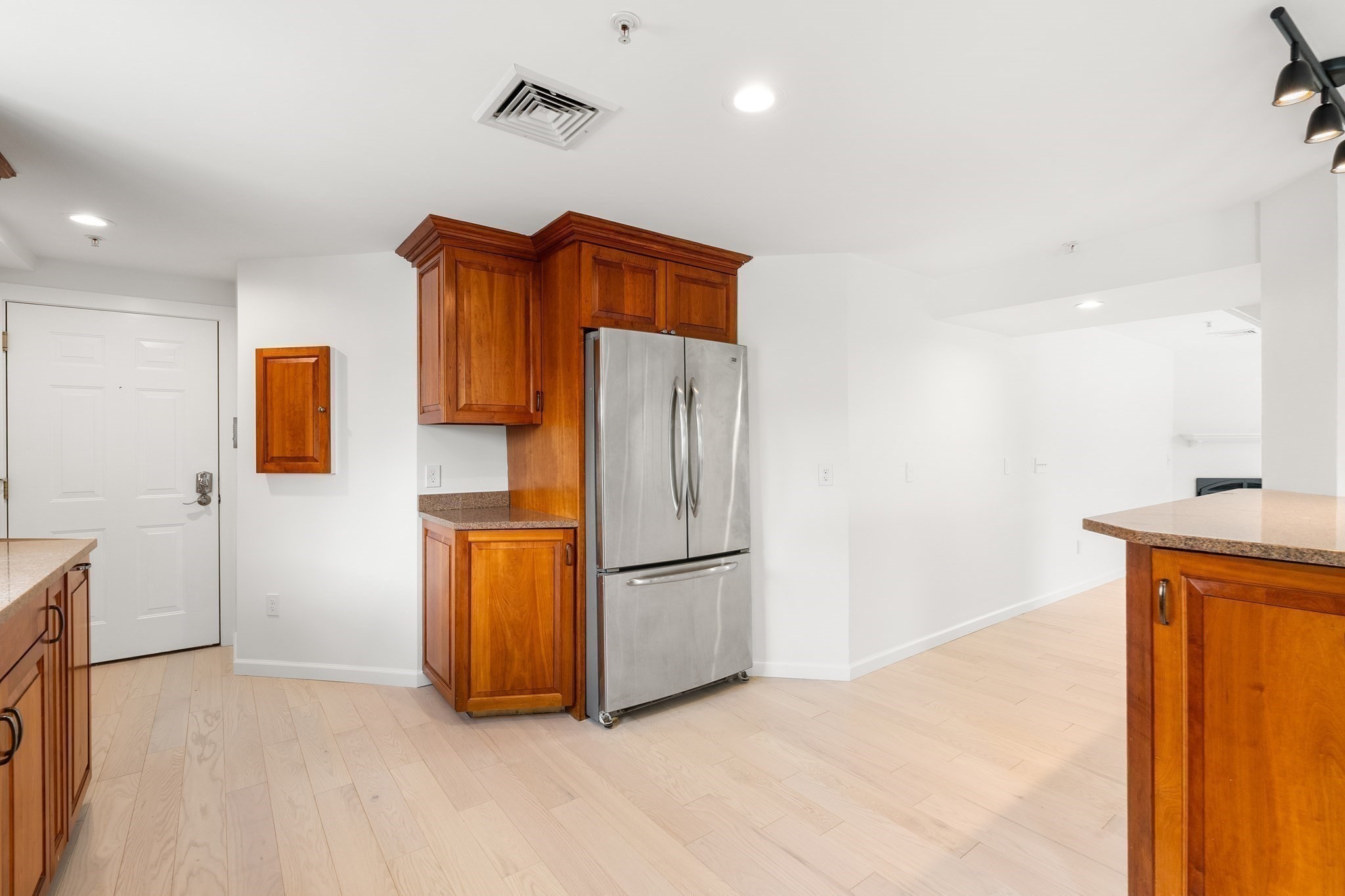 24 Glenwood Avenue # 3 Property Photo 26